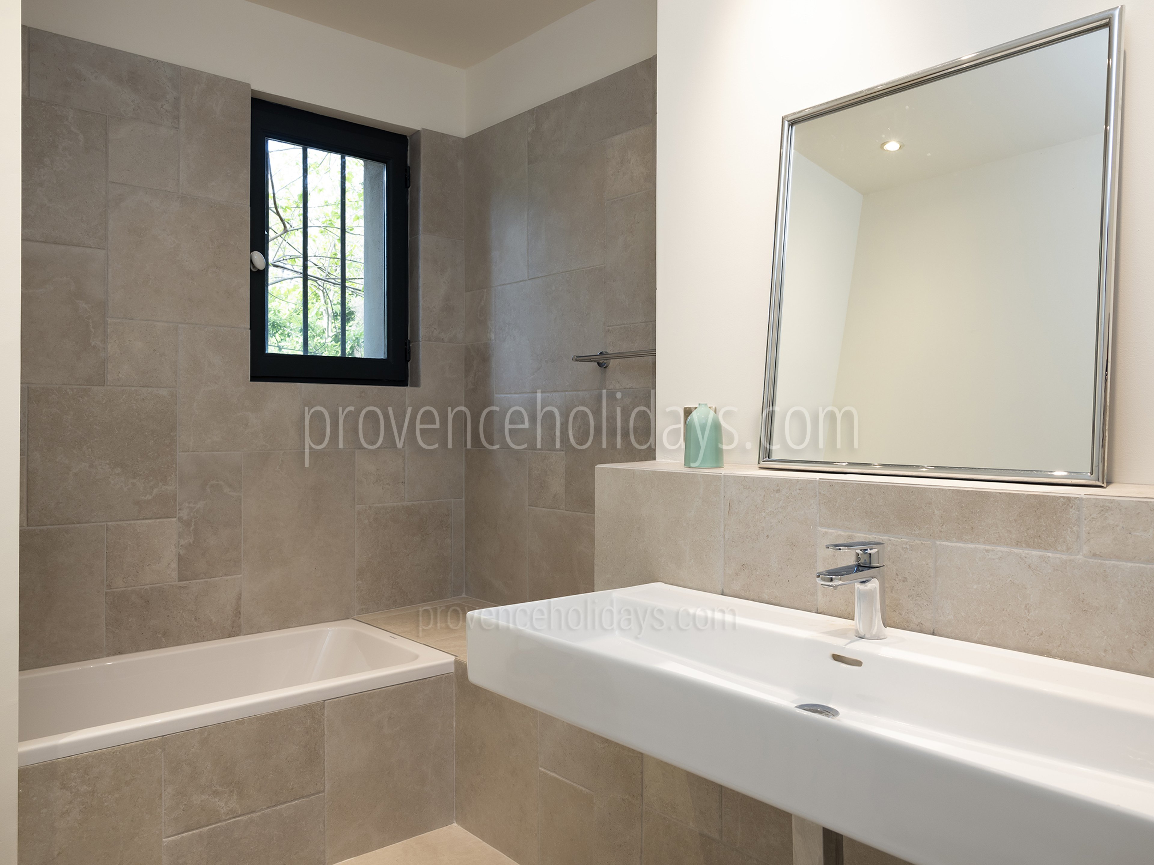 24 - Villa Sainte Marthe: Villa: Bathroom