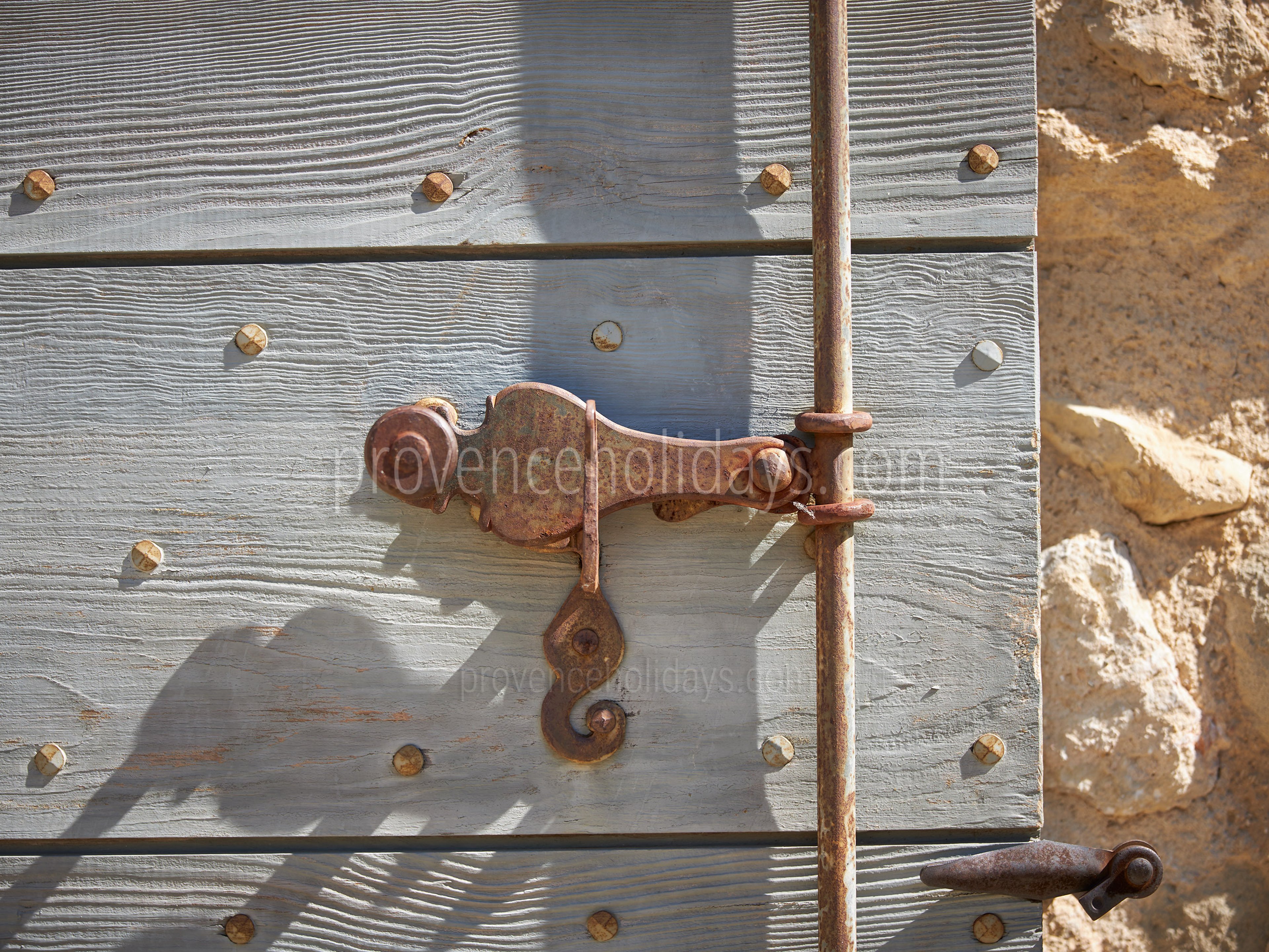 30 - Château de Luberon: Villa: Exterior