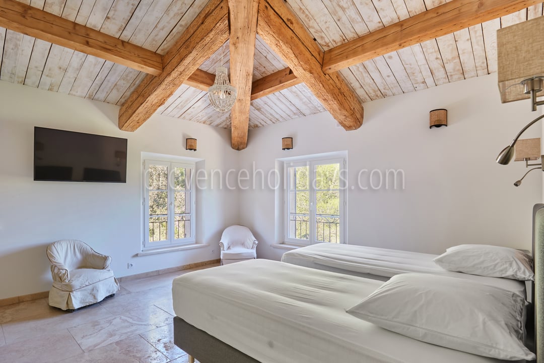 19 - À l\'Ombre de Cézanne: Villa: Bedroom