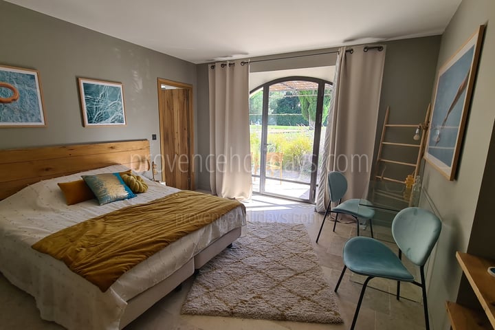 67 - Mas Van Gogh: Villa: Bedroom