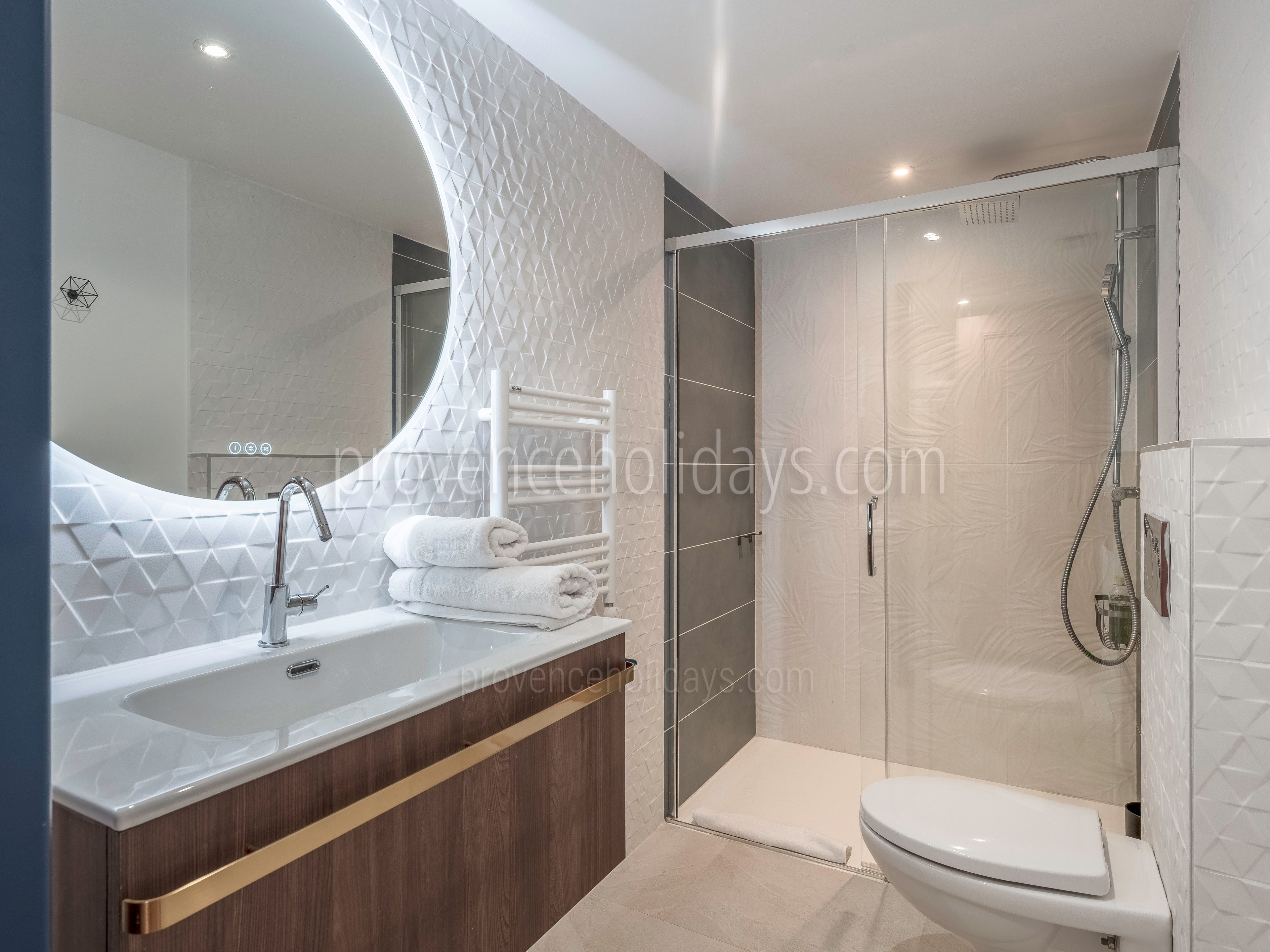 23 - Mas du Repos: Villa: Bathroom 3