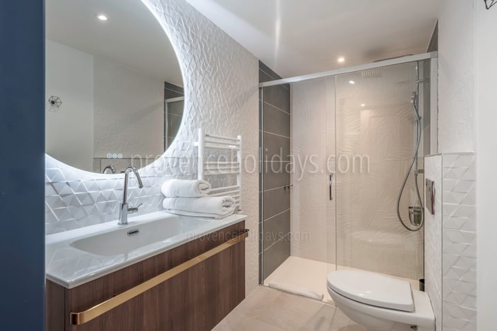 23 - Mas du Repos: Villa: Bathroom 3