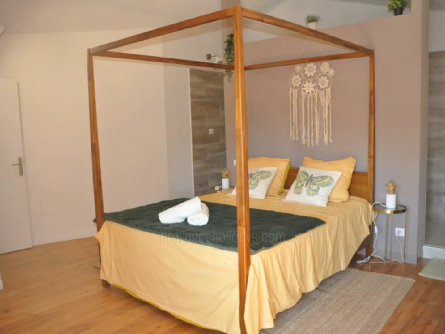 22 - La Manade: Villa: Bedroom