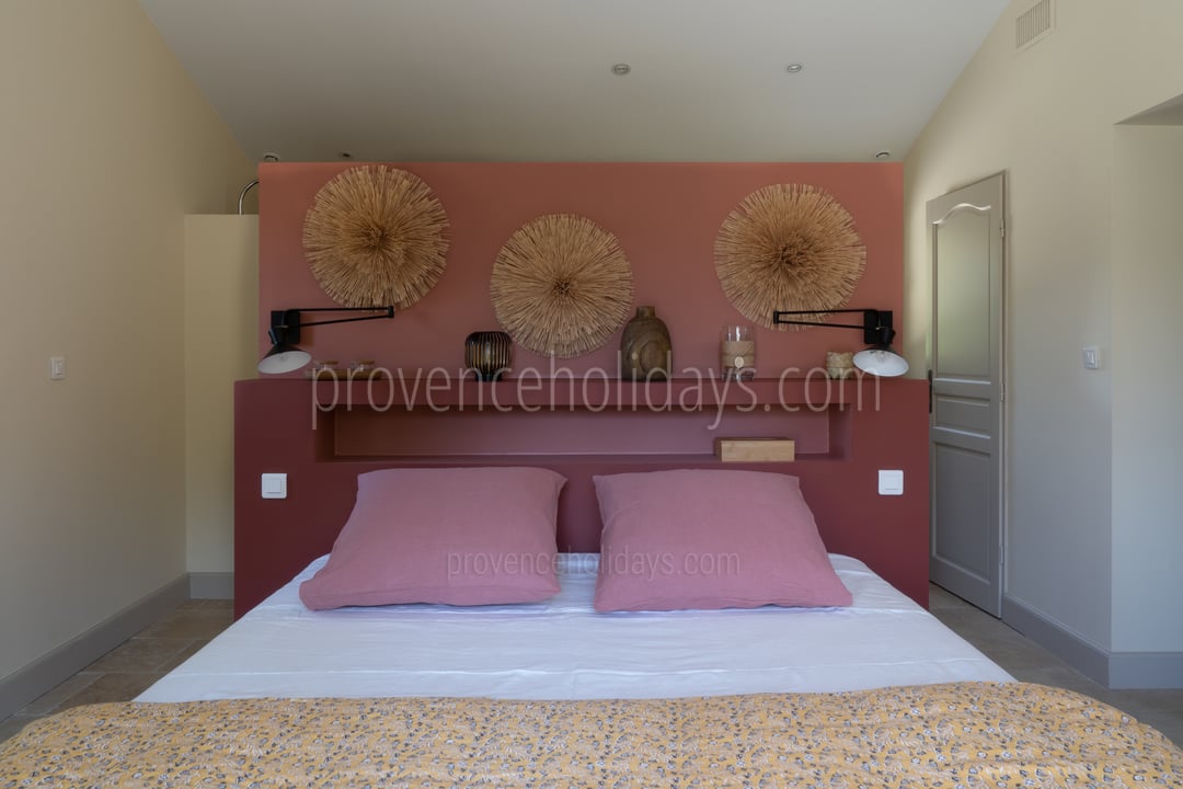4 - Mas des Aupiho: Villa: Bedroom