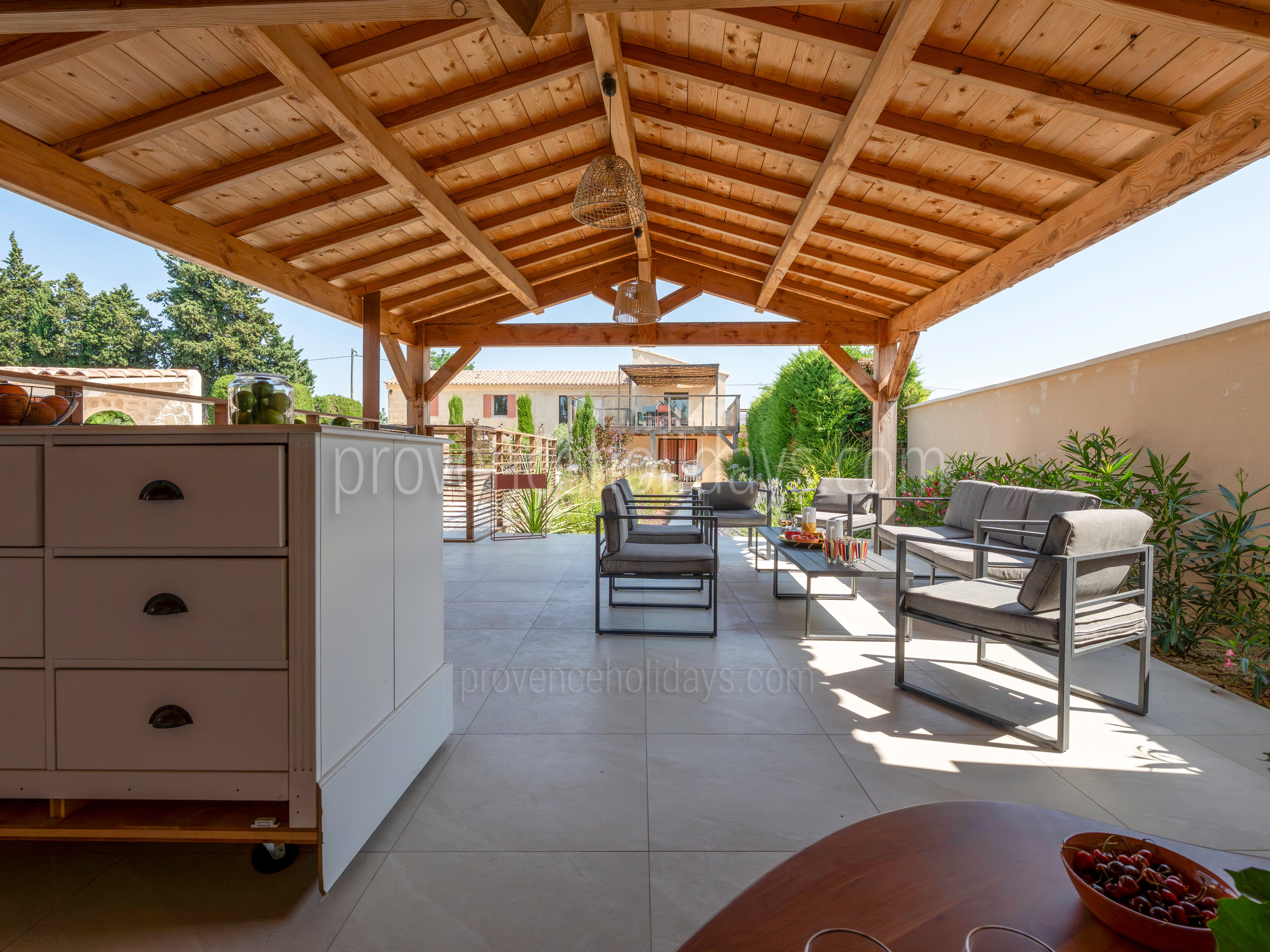 11 - Mas du Repos: Villa: Exterior
