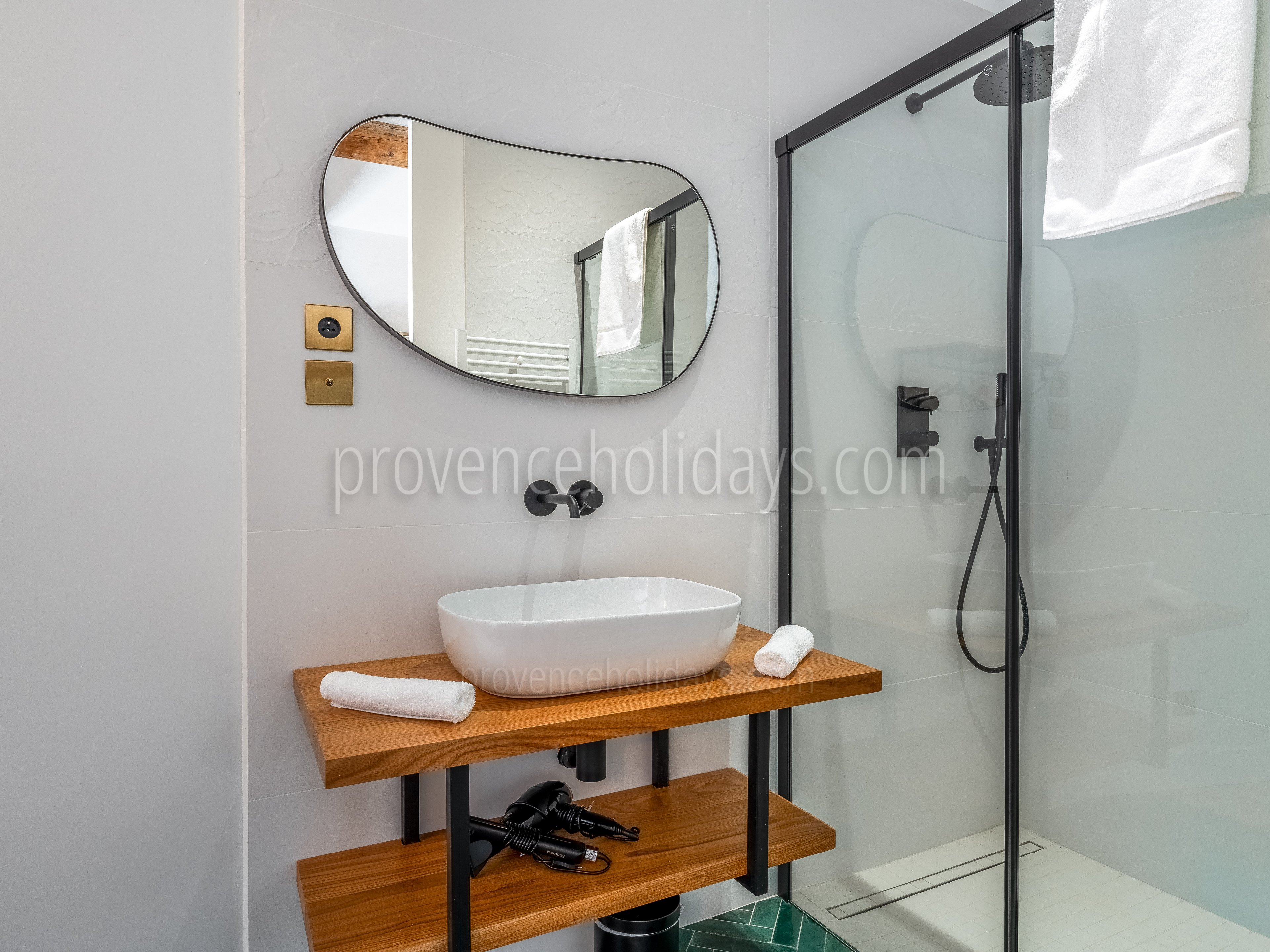 40 - Mas de Bellevue: Villa: Bathroom