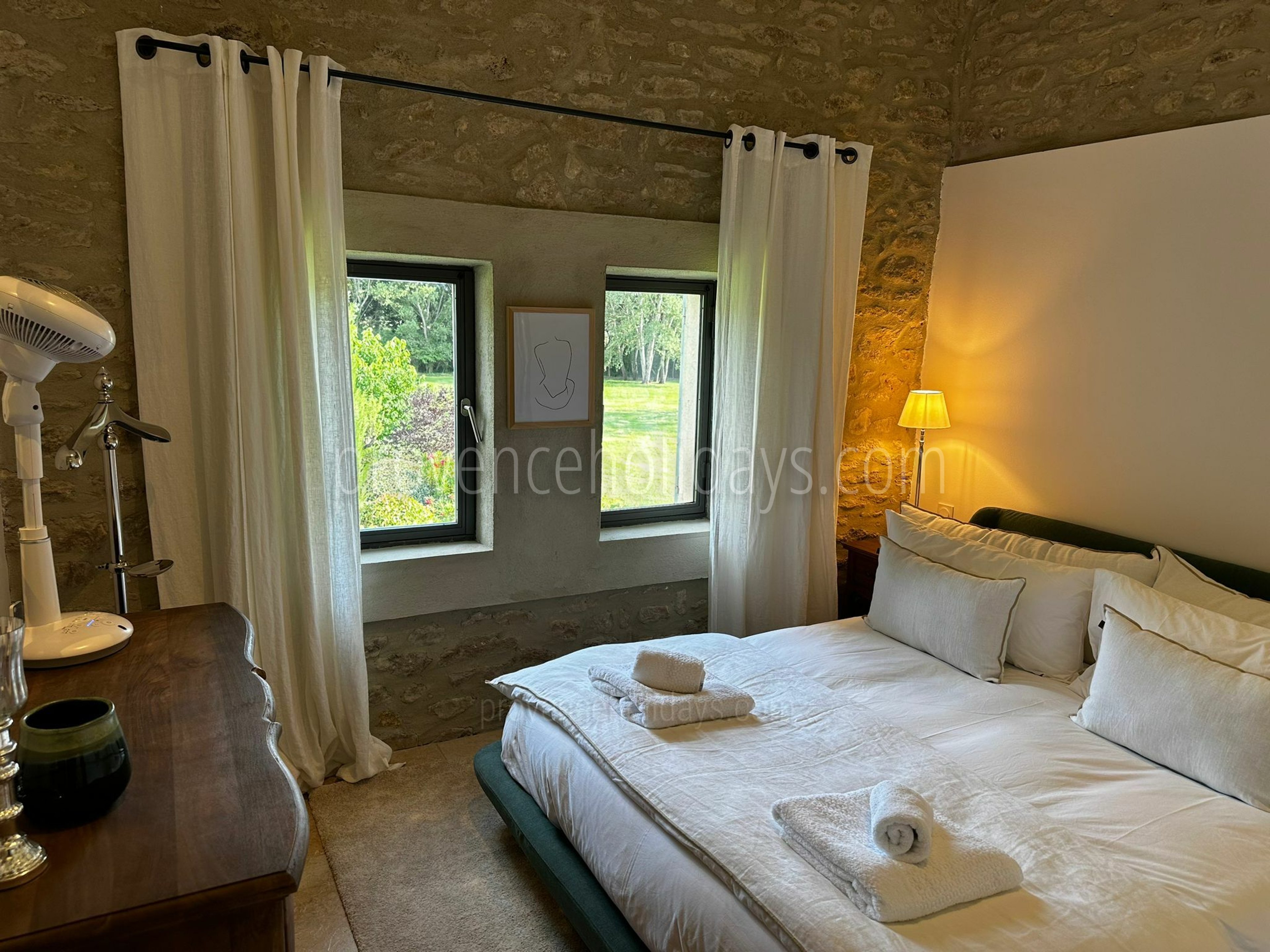 55 - Mas du Carlet: Villa: Interior