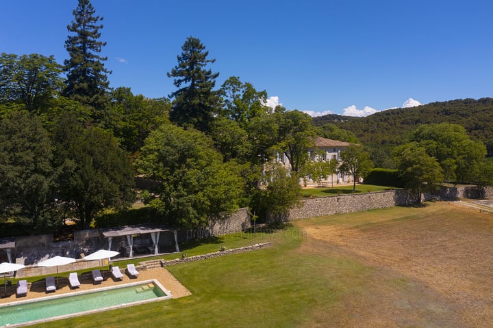 23 - Bastide de l\'Isle: Villa: Exterior