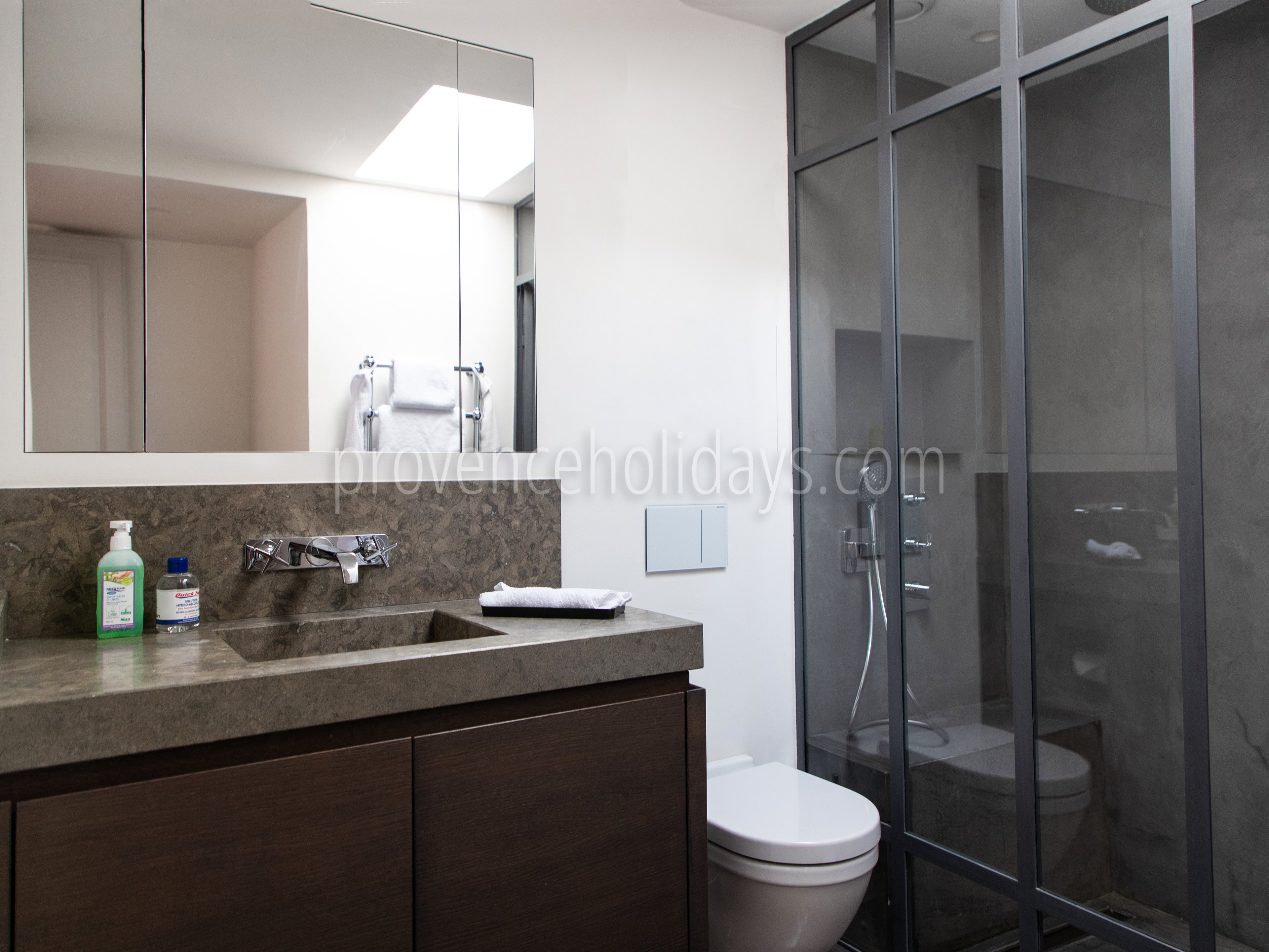 13 - Bastide Queen: Villa: Bathroom
