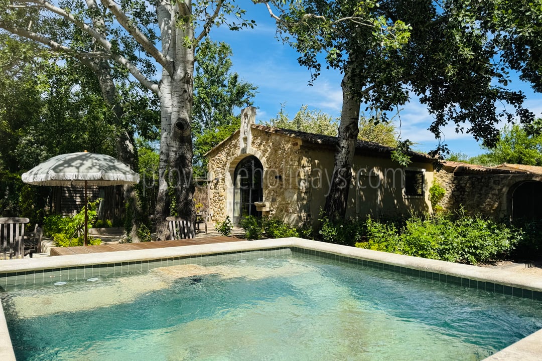 An authentic refuge in the heart of the Alpilles