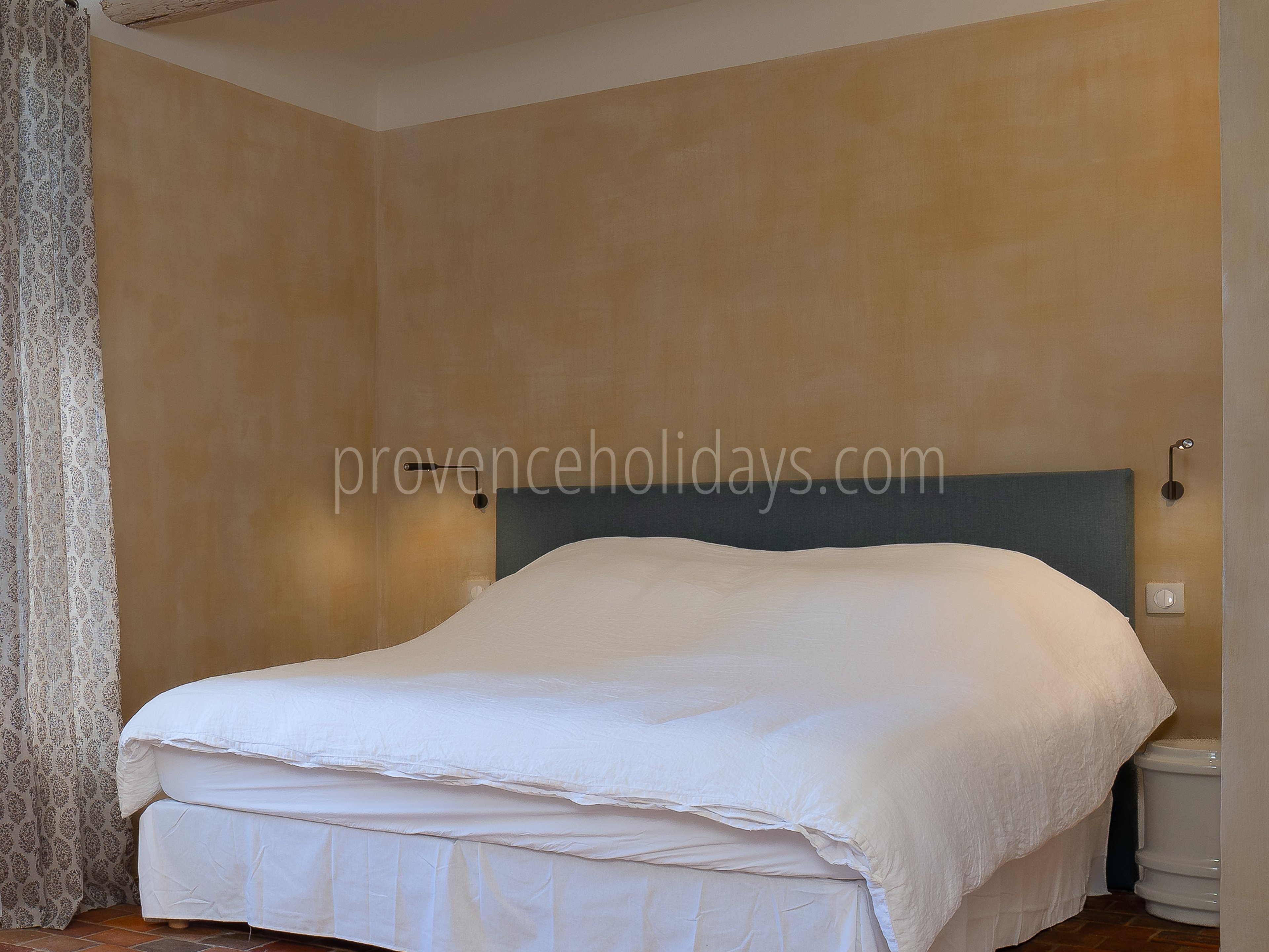 64 - Mas des Cascades: Villa: Bedroom