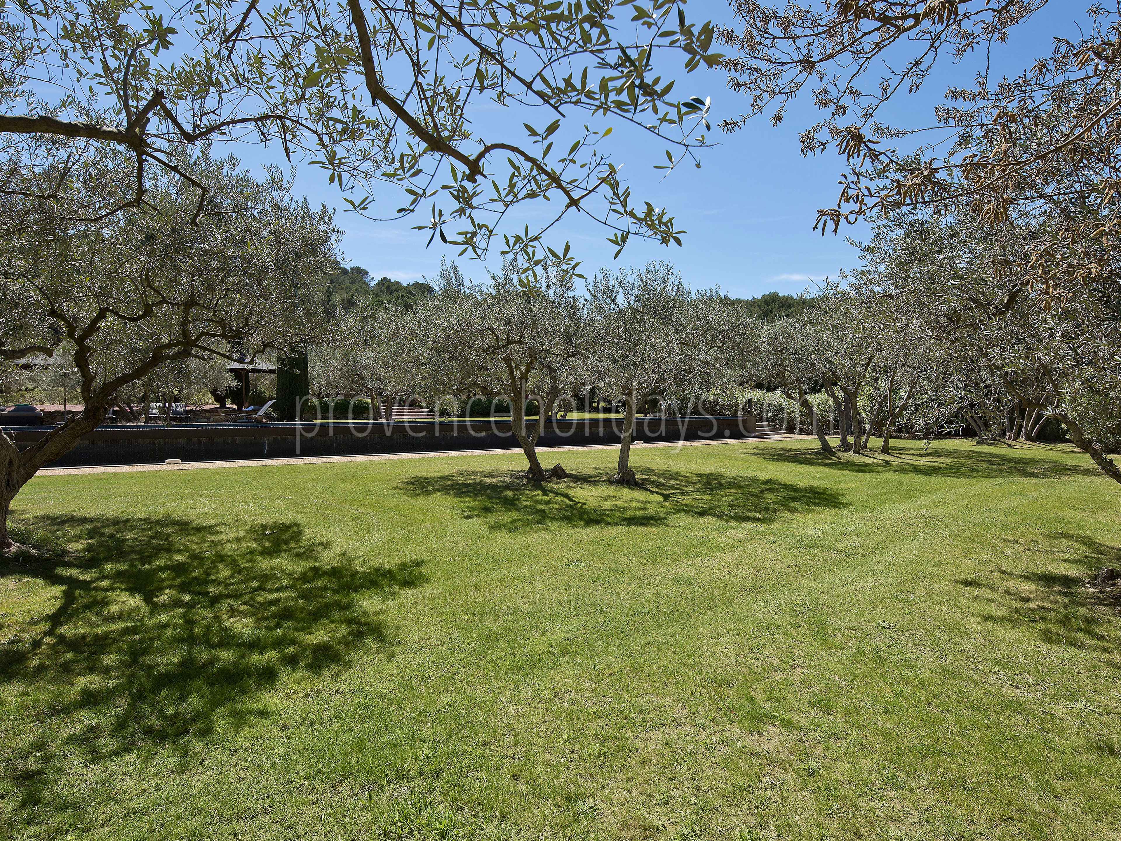 20 - Mas des Alpilles: Villa: Exterior