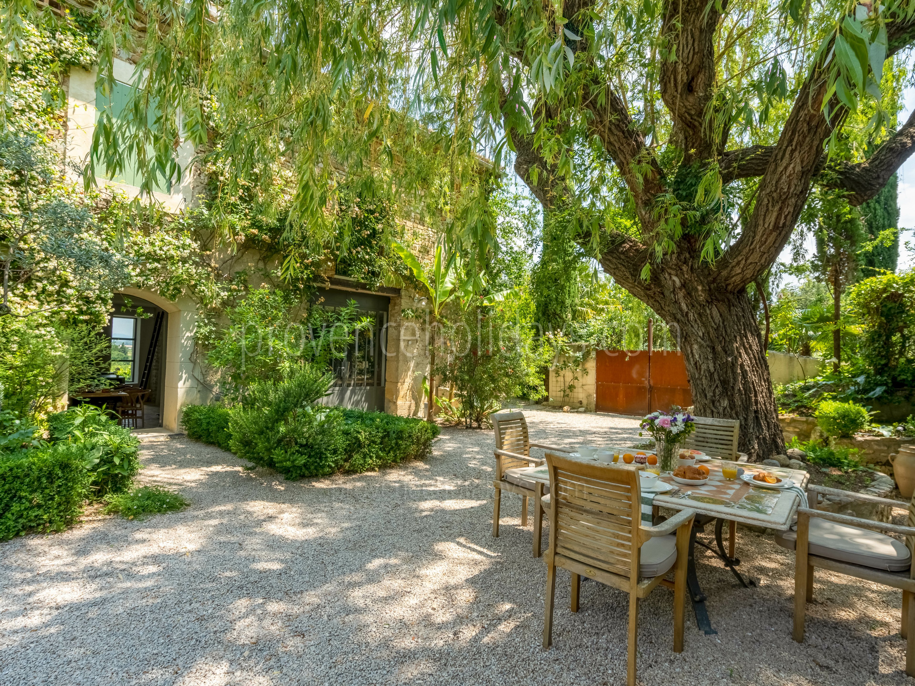 32 - Mas du Peyron: Villa: Exterior