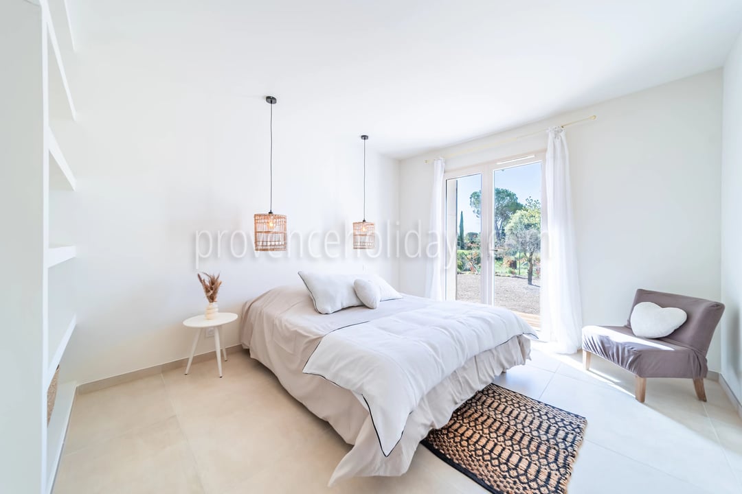 11 - Provençal villa in Gordes: Villa: Bedroom
