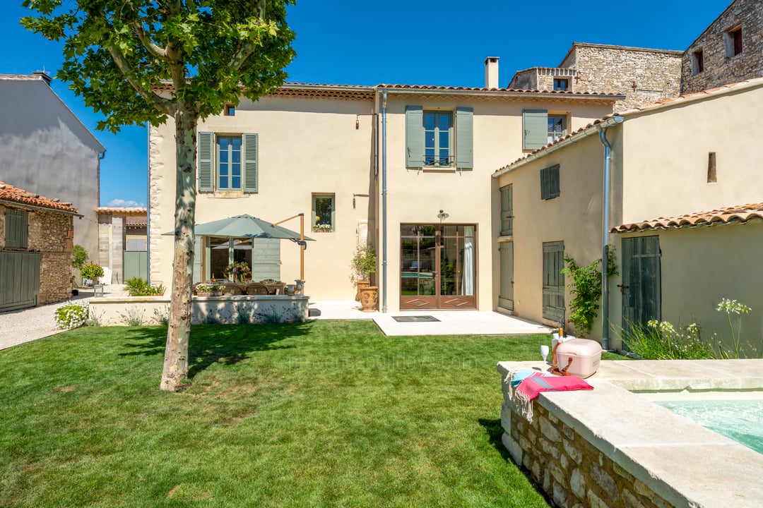 17 - La Vieille Grange: Villa: Exterior