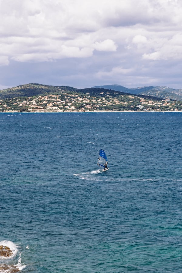 windsurfing