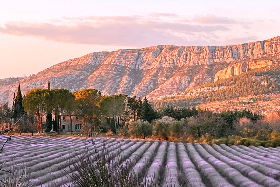 Luxuriöse, geräumige Villa mit Aussicht auf die Sainte-Victoire Gebirgskette