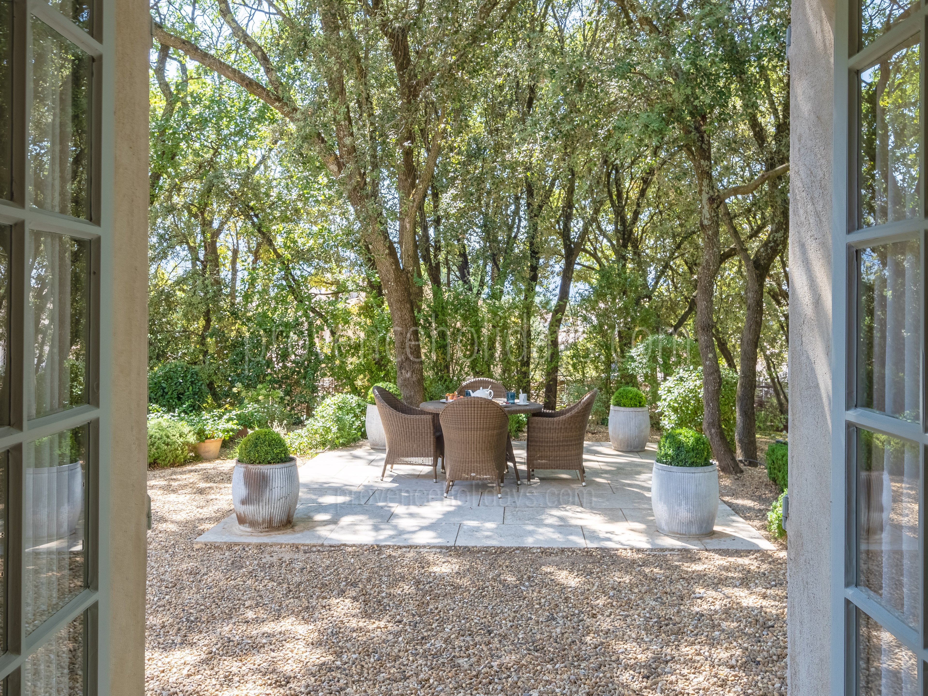 16 - Mas en Campagne: Villa: Exterior