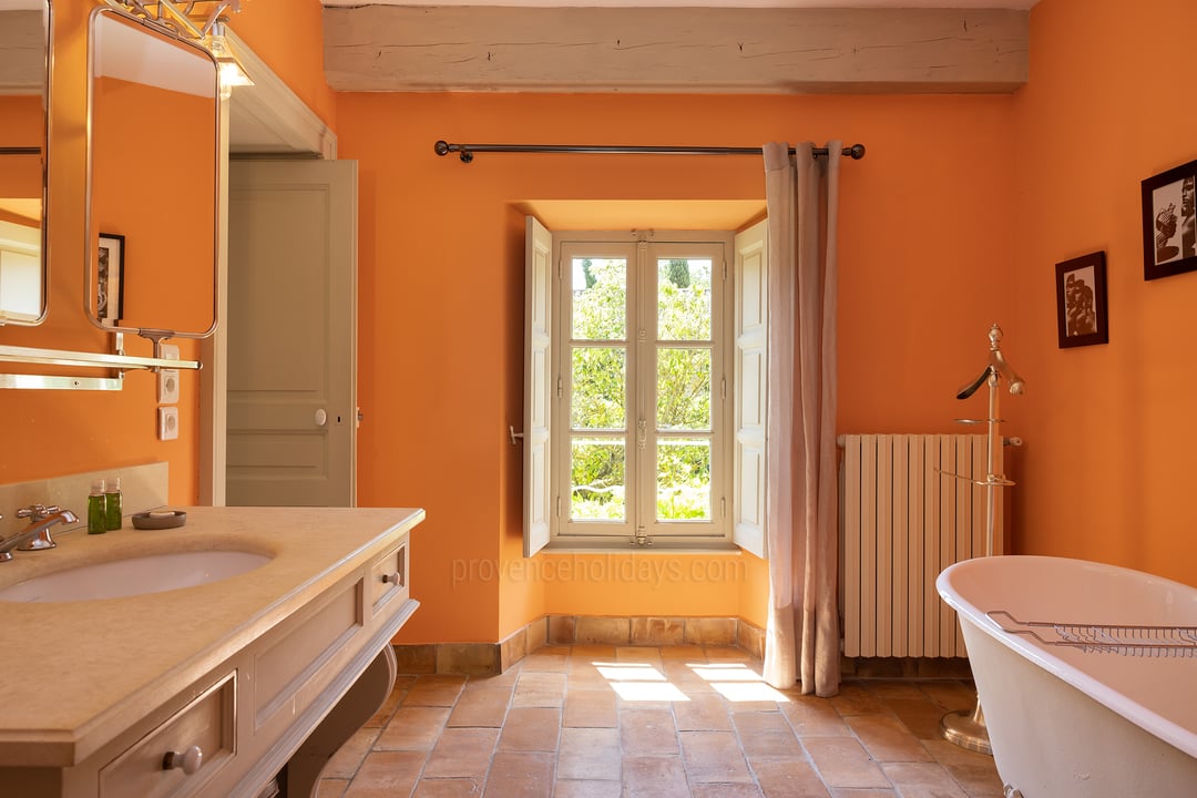 40 - Le Moulin de Vaucroze: Villa: Bathroom