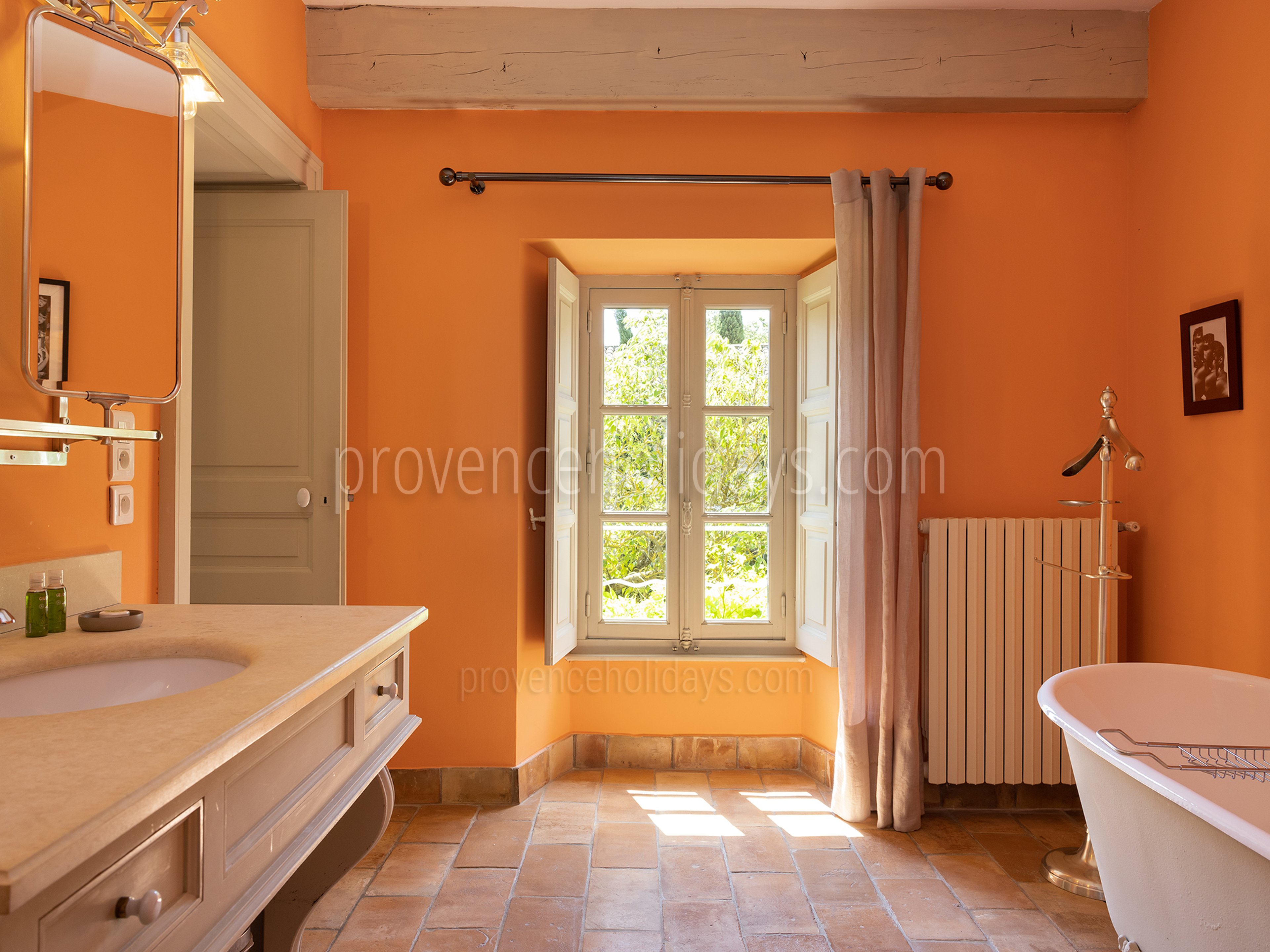 41 - Le Moulin de Vaucroze: Villa: Bathroom