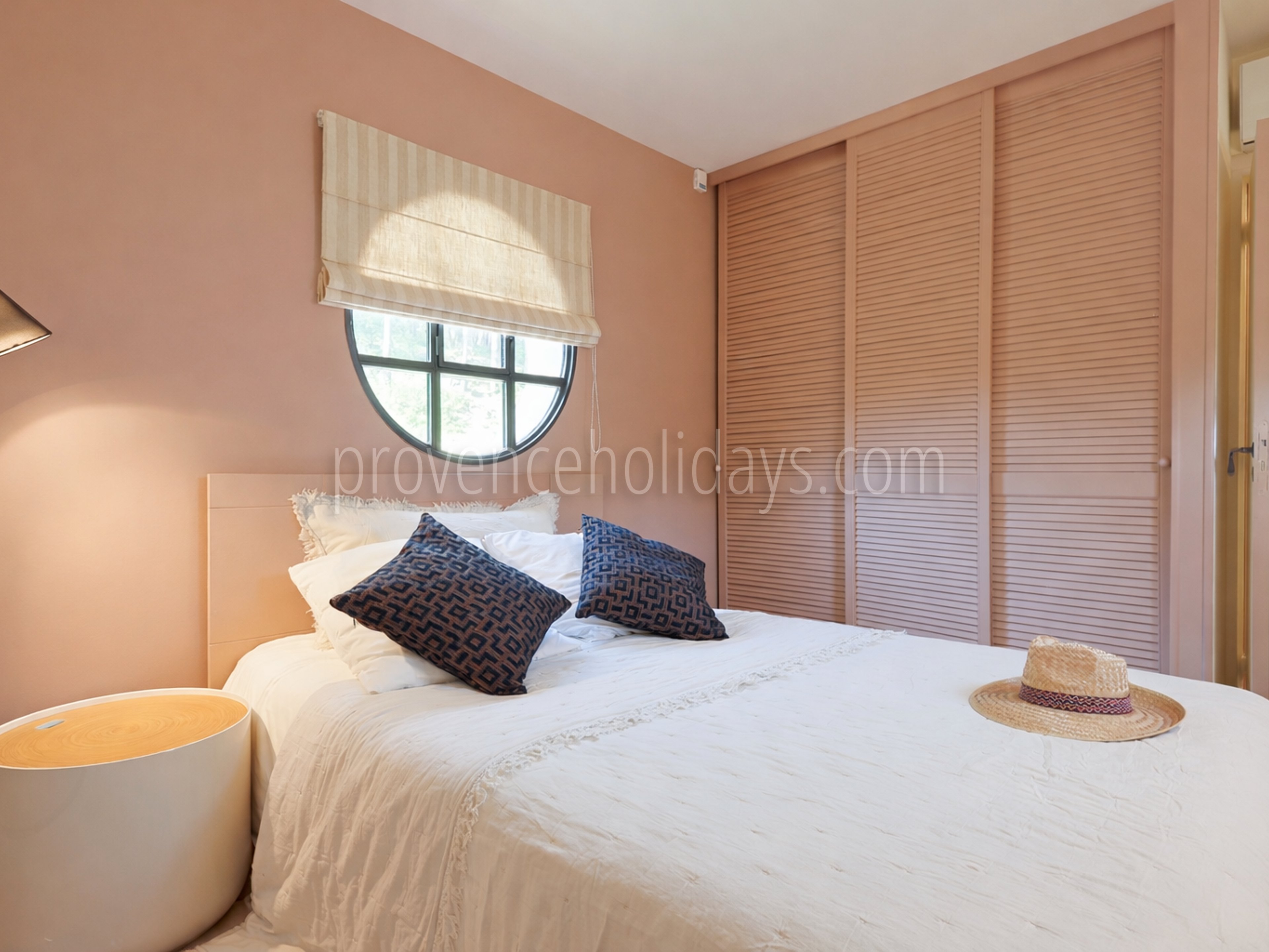 6 - Domaine de la Tour: Villa: Bedroom