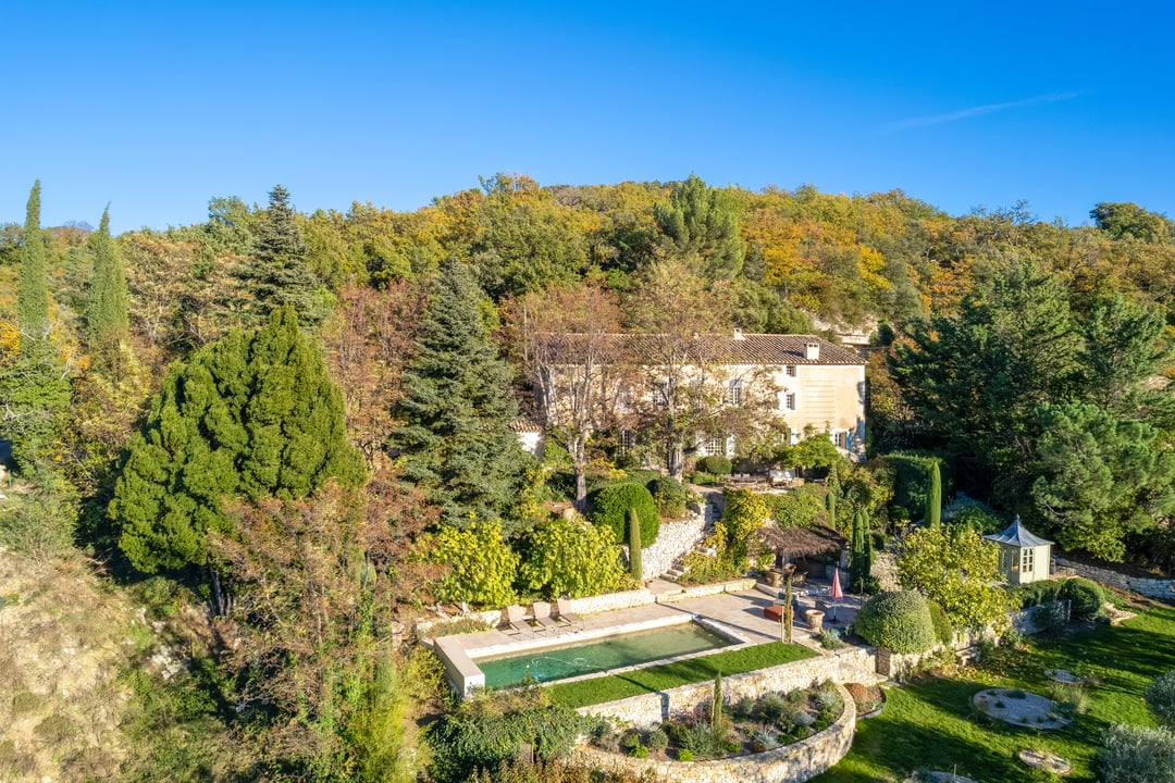 60 - 18e-eeuwse Bastide met uitzicht op de Luberon te koop - Bonnieux: Villa: Exterior