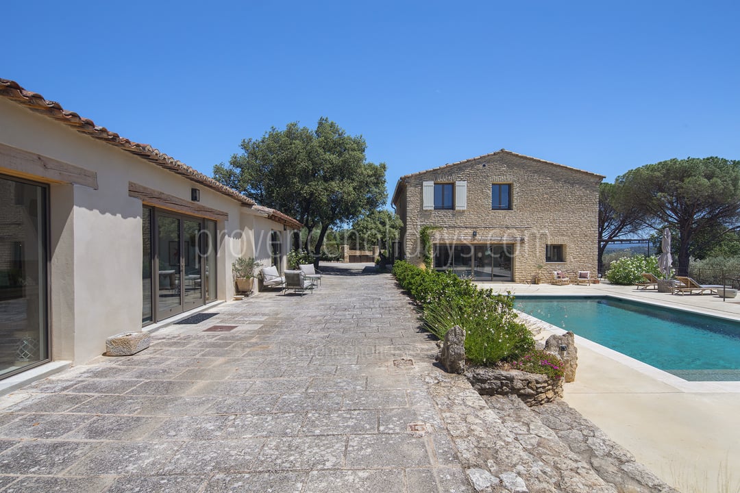 26 - Escapade en Luberon: Villa: Exterior