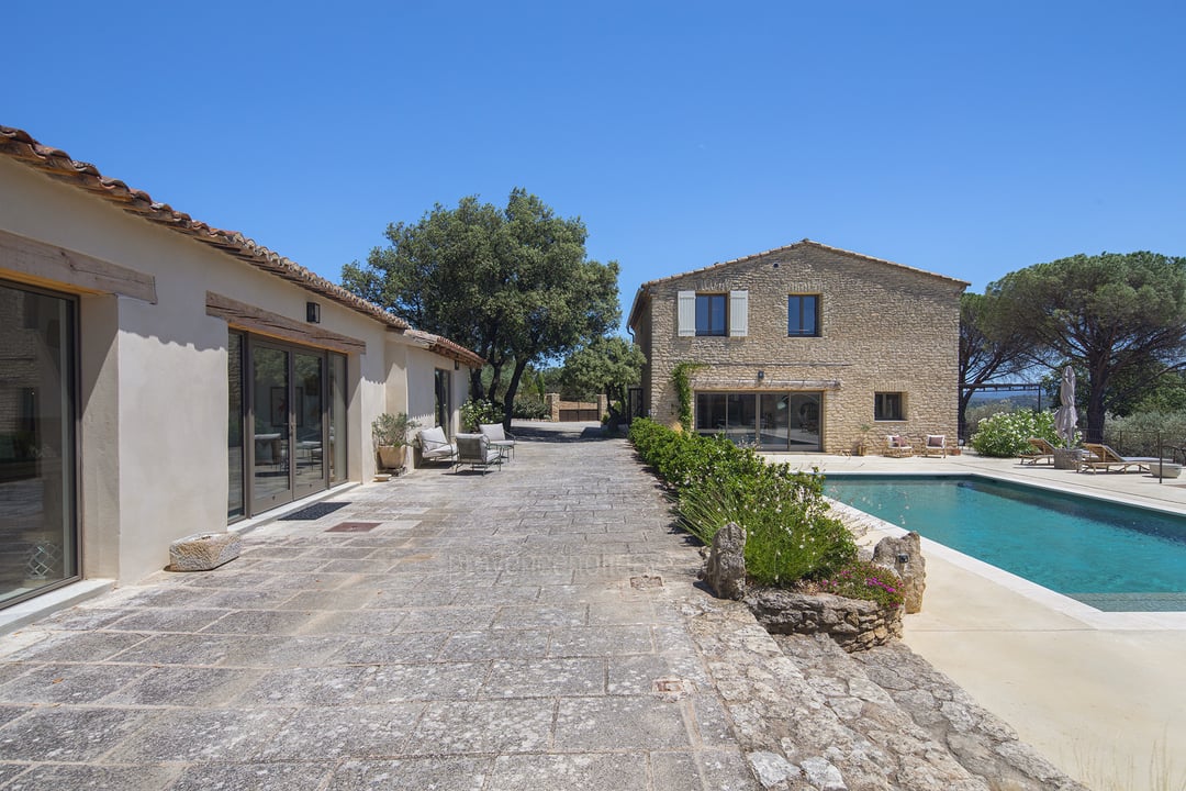 26 - Escapade en Luberon: Villa: Exterior