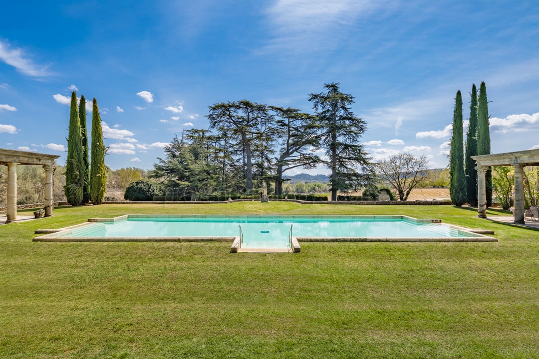 35 - Château de Luberon: Villa: Pool