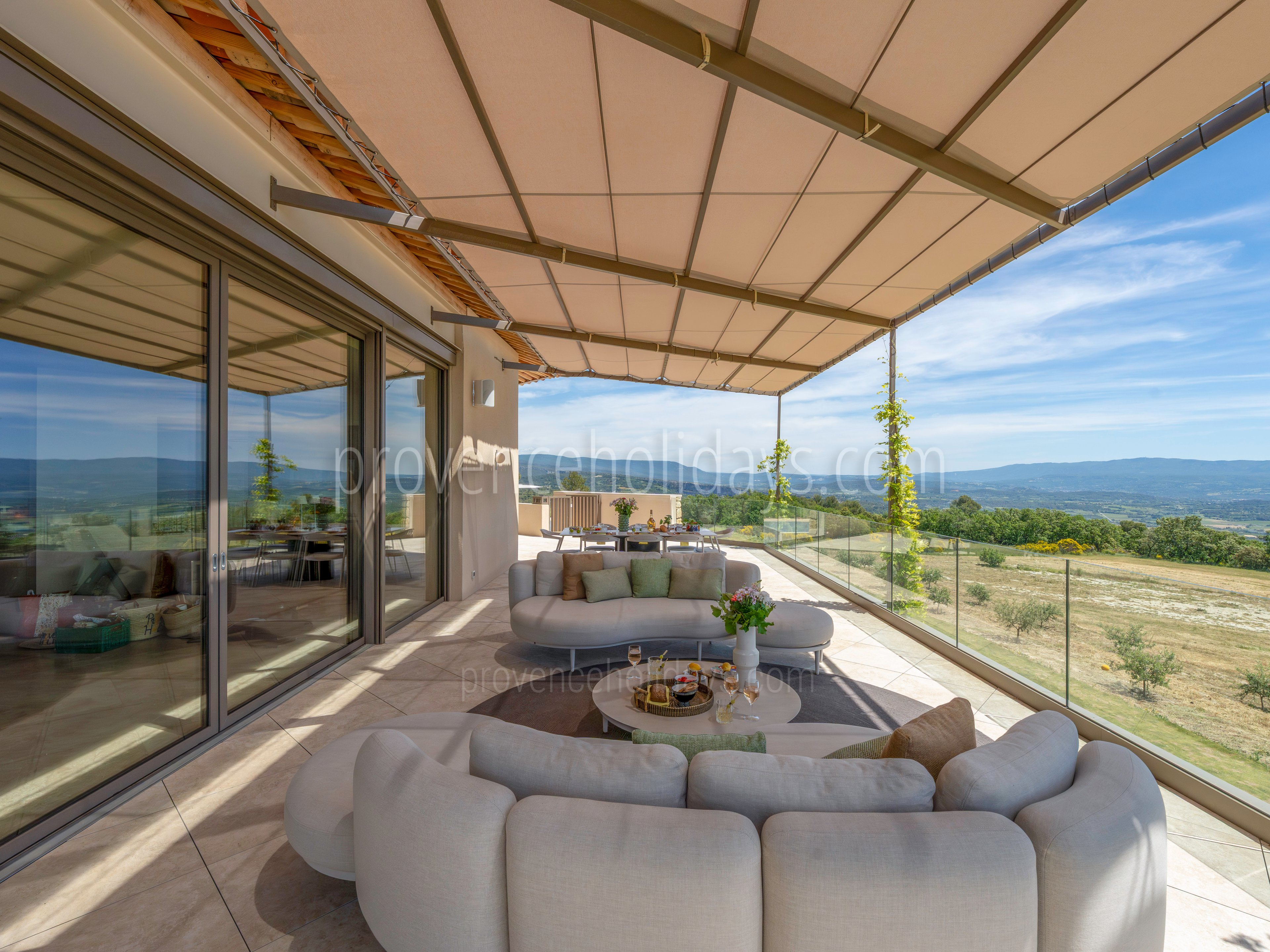 24 - Eden-en-Provence: Villa: Exterior