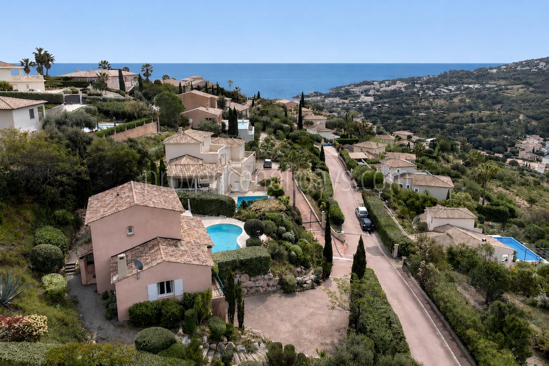 Villa Calypso, with a sea view near Sainte-Maxime
