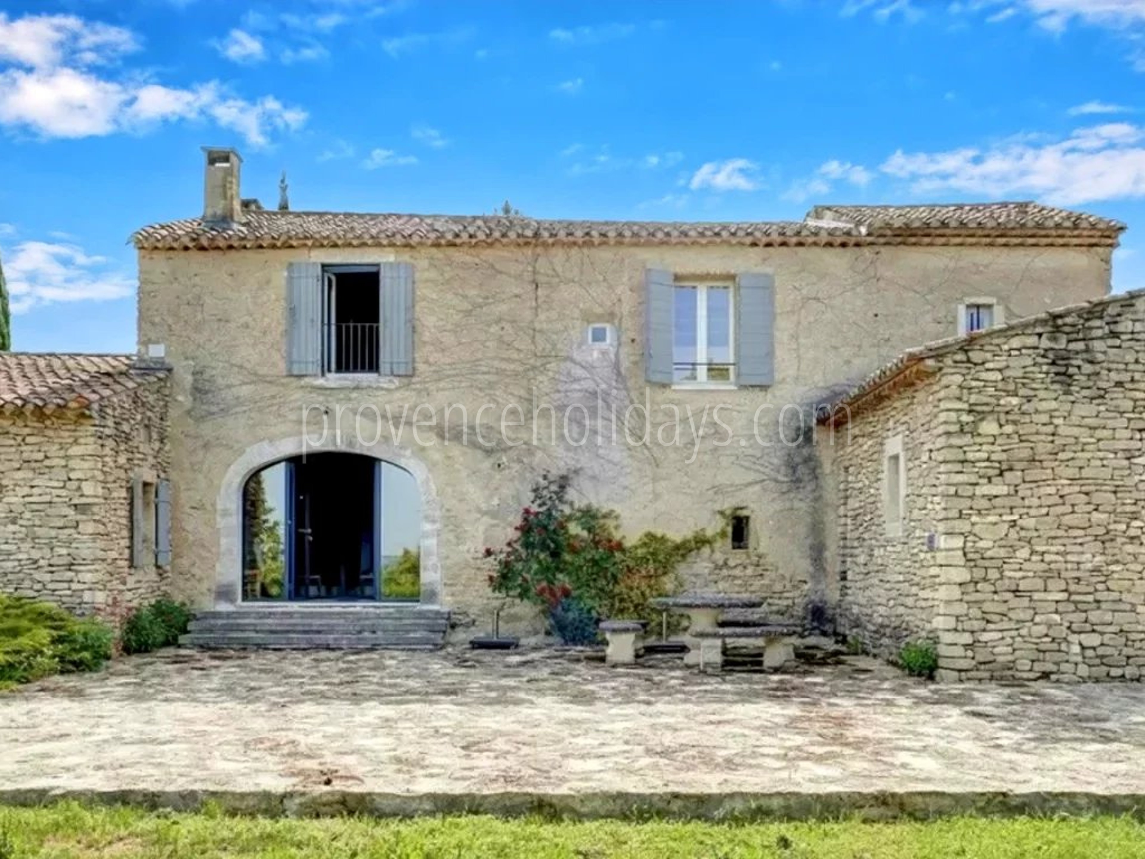 2 - Characterful mas in Ménerbes: Villa: Exterior