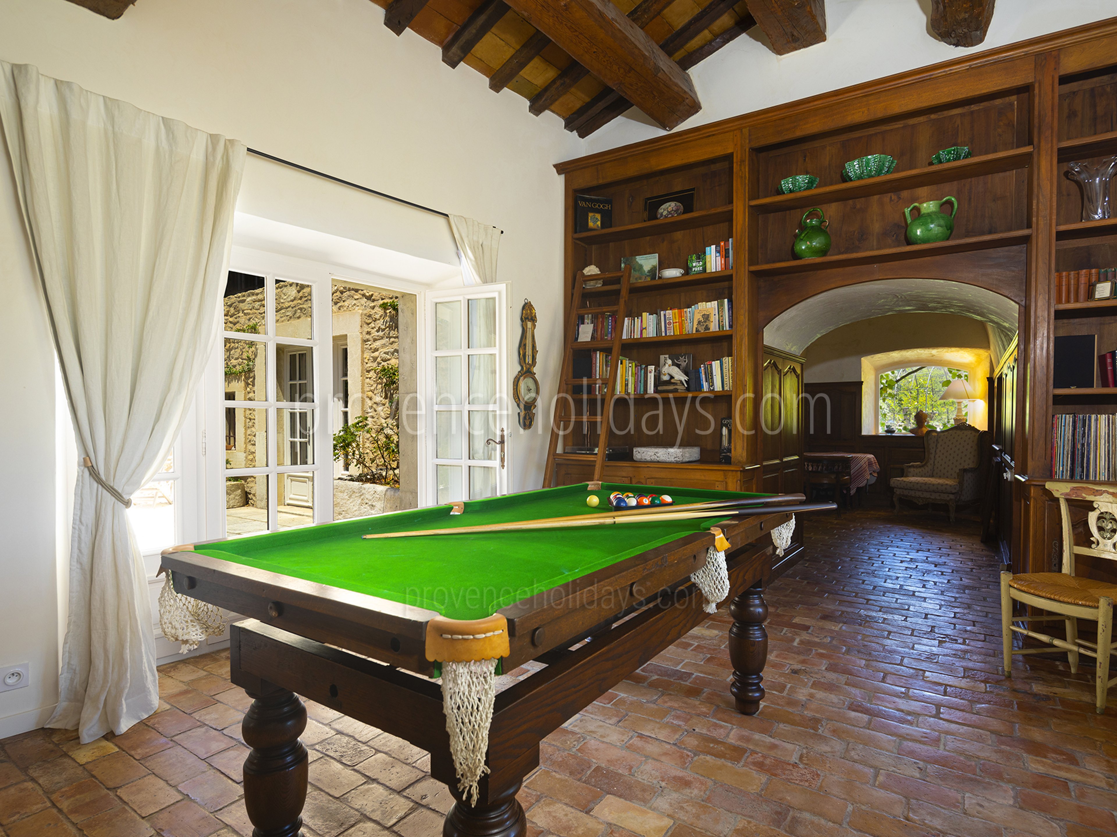 25 - Une Maison en Campagne: Villa: Interior