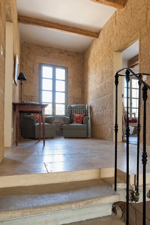 56 - Mas Pont-du-Gard: Villa: Interior