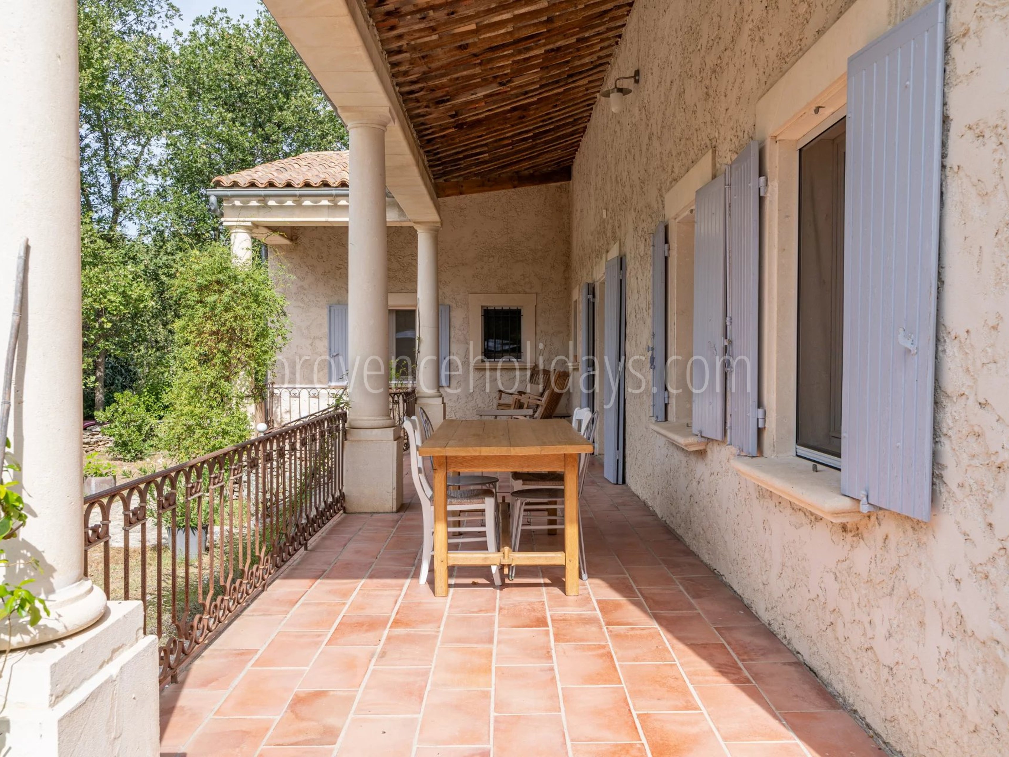 9 - Stone house in Ménerbes: Villa: Exterior