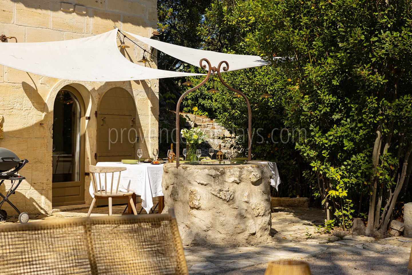38 - Mas du Rosier: Villa: Exterior