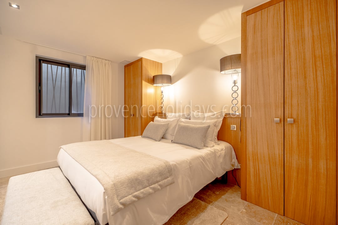 9 - Villa Stonebay: Villa: Bedroom