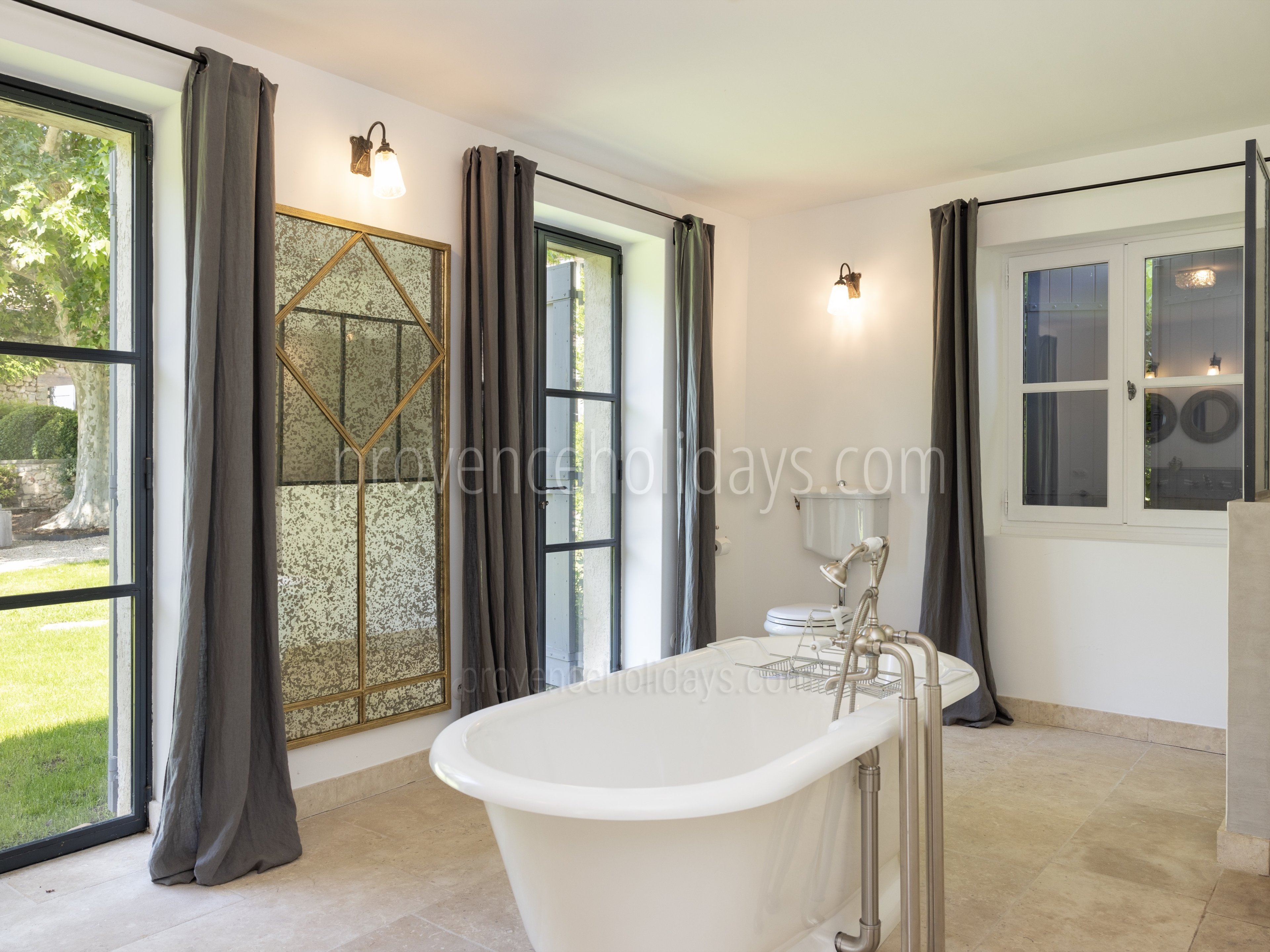 53 - Bastide de Goult: Villa: Bedroom - Aigle