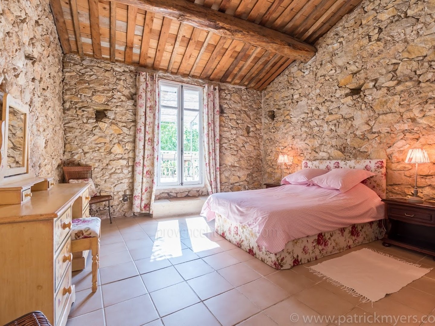 6 - Bastide du Luberon: Villa: Interior