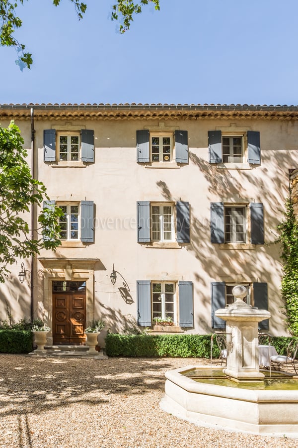 1 - Bastide du Colorado: Villa: Exterior