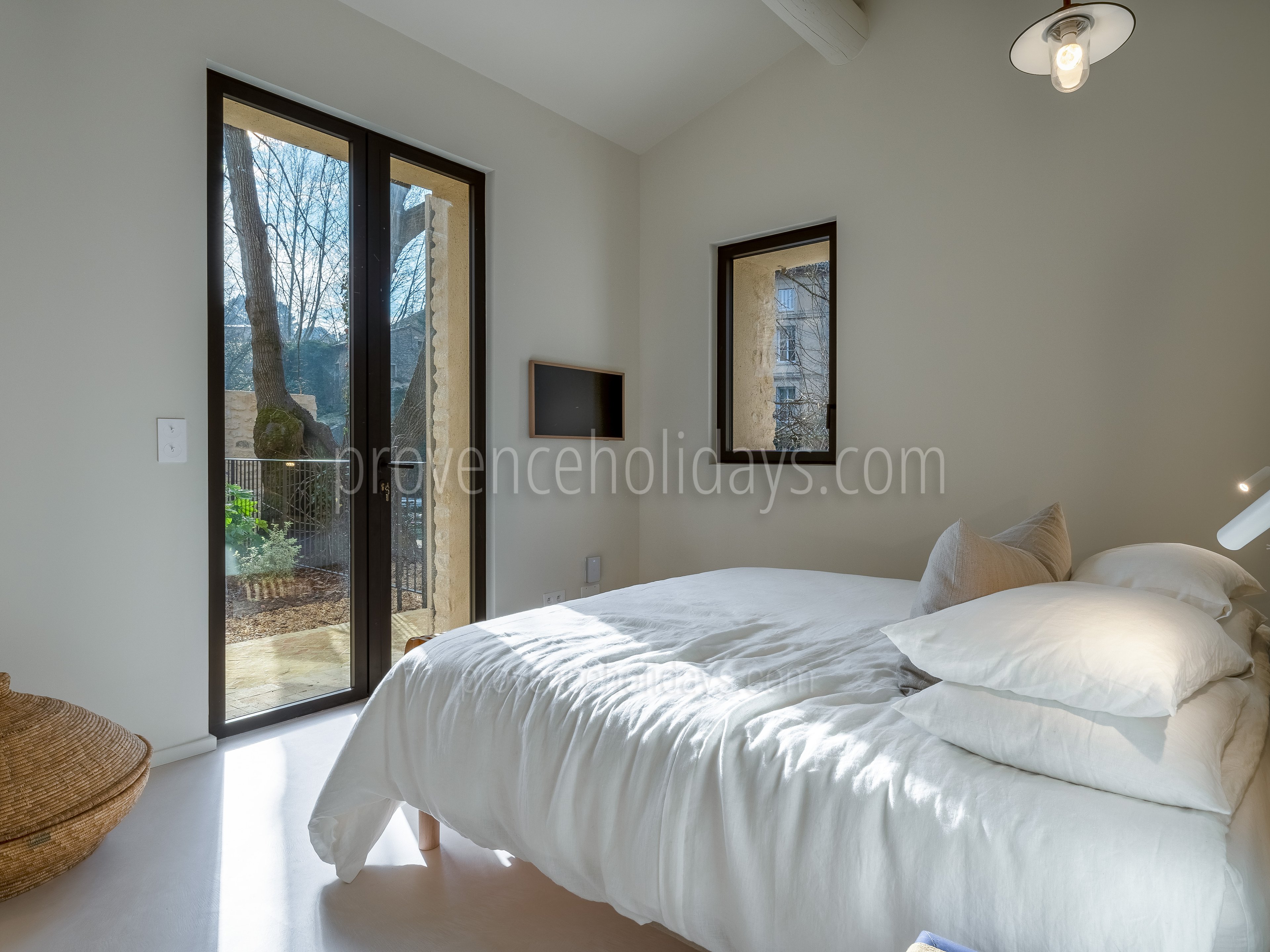 27 - Domaine de la Sorgue: Villa: Bedroom