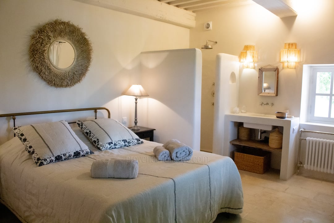 15 - Mas Coquelicot: Villa: Bedroom