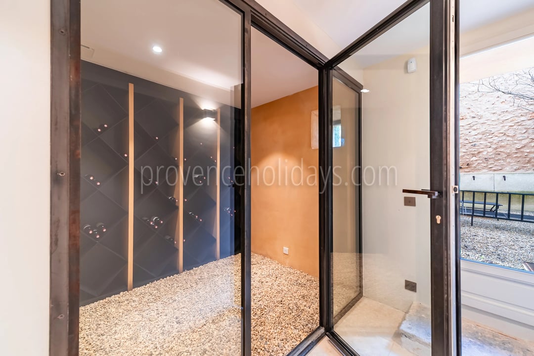 17 - Provençal residence in Bonnieux: Villa: Interior