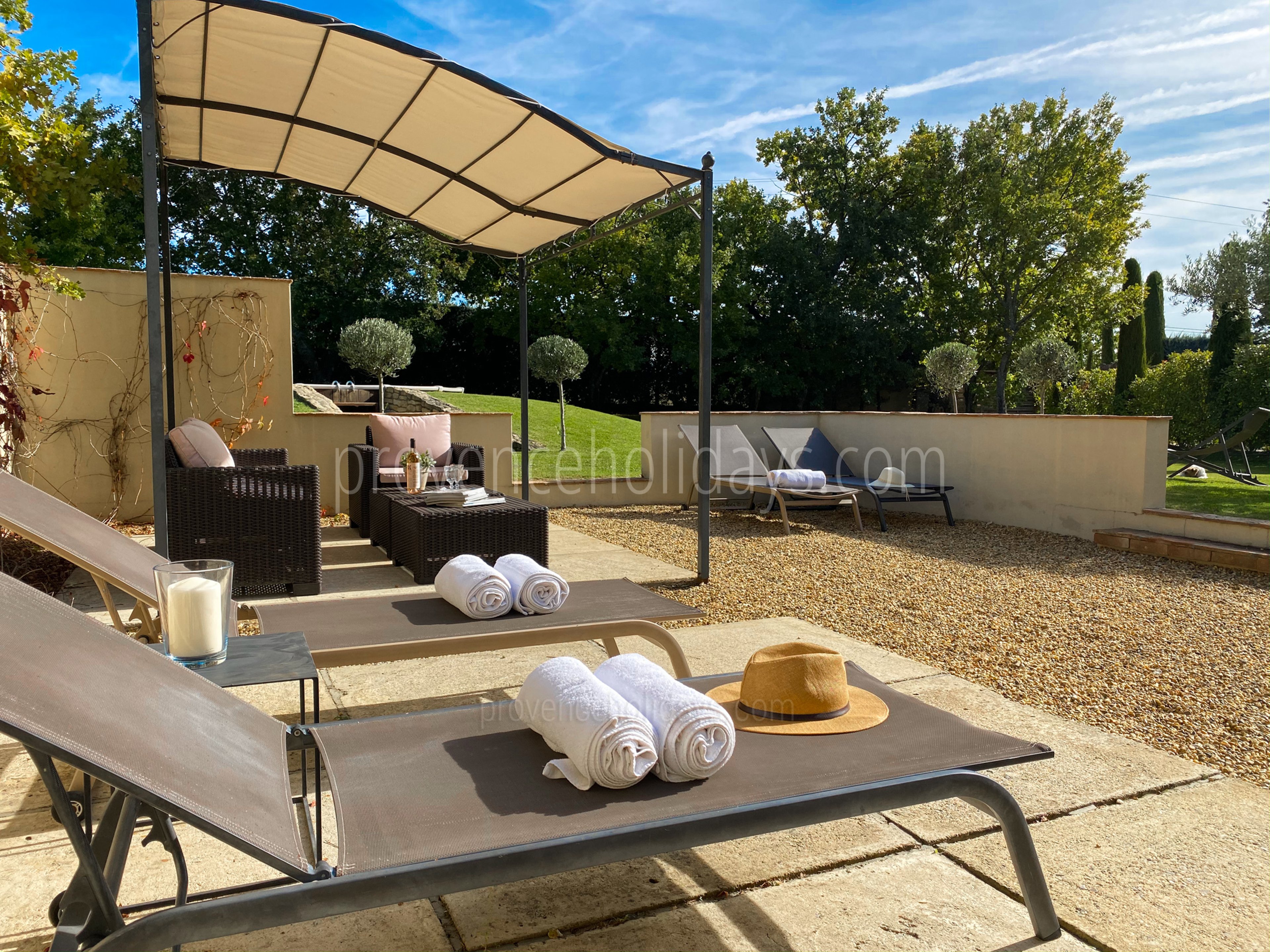 9 - Domaine de Joucas: Villa: Exterior