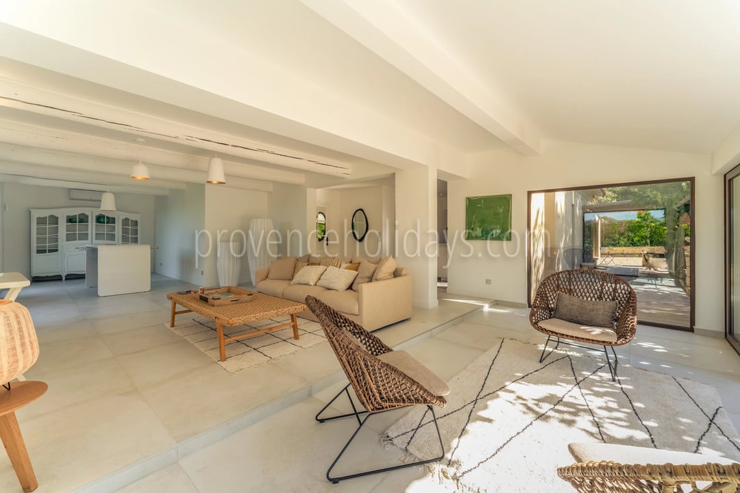 9 - Single-storey villa in Eygalières: Villa: Interior