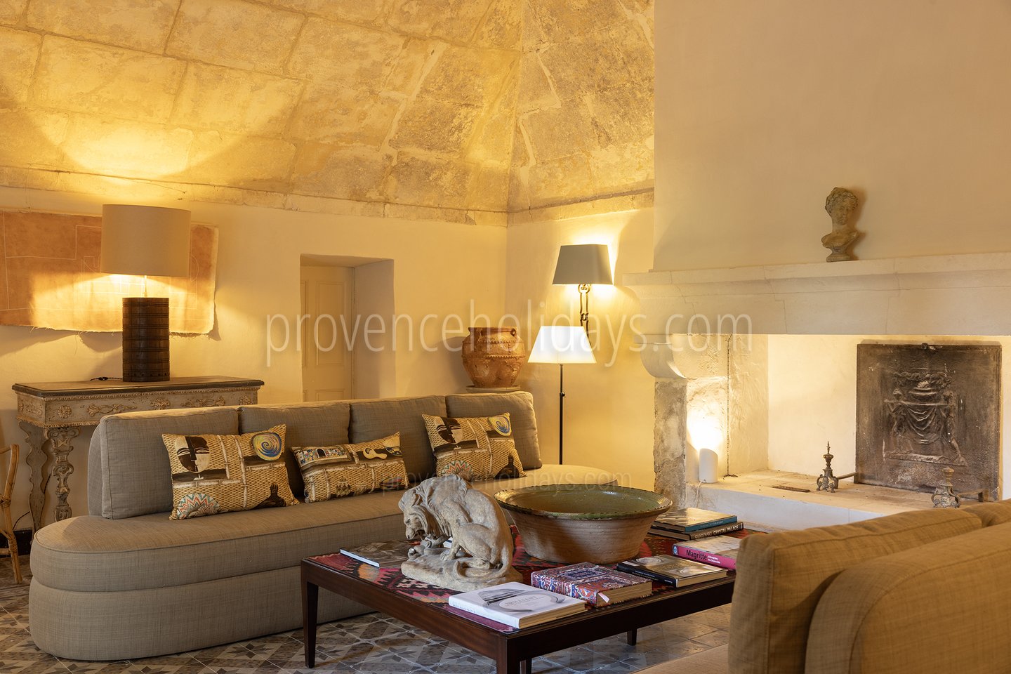 15 - Bastide Mouriès: Villa: Interior