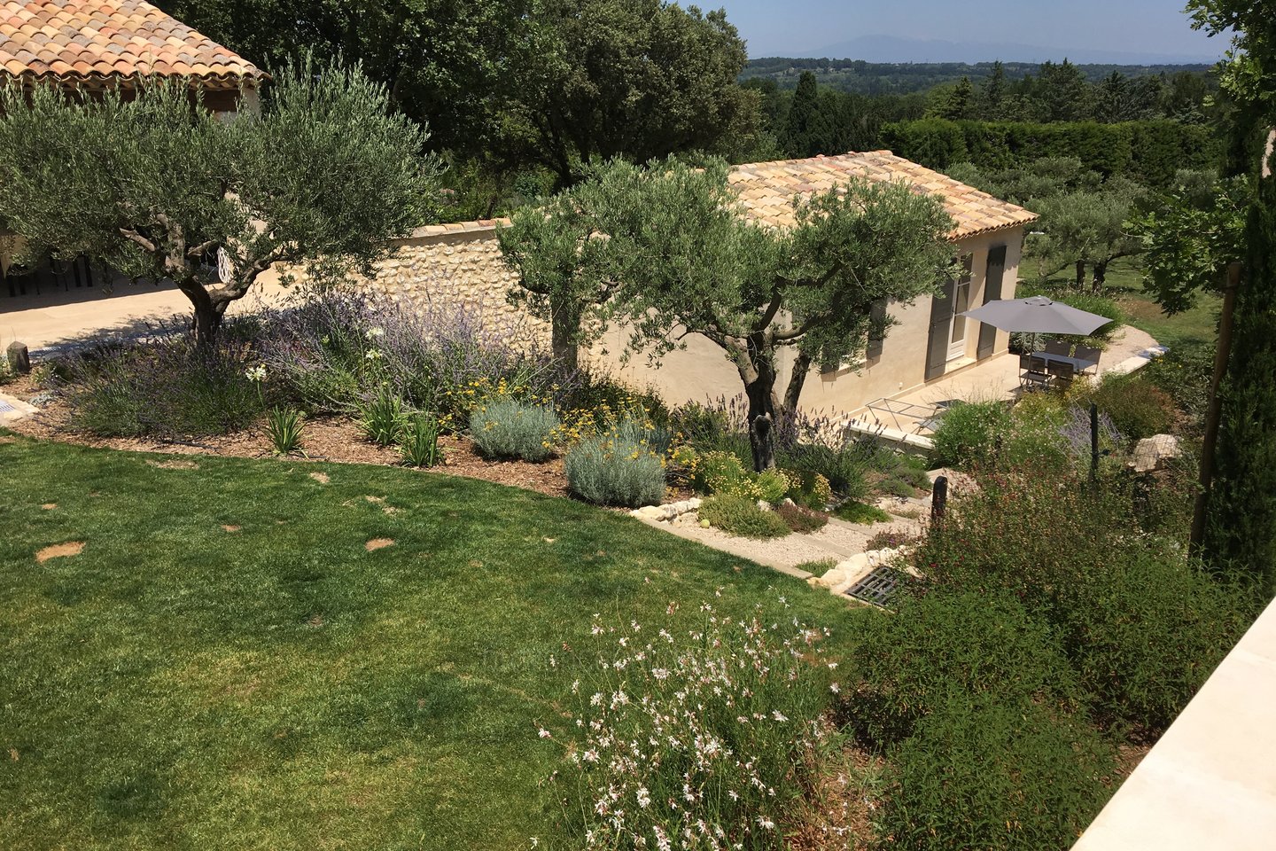 10 - Le Mas Provençal: Villa: Exterior