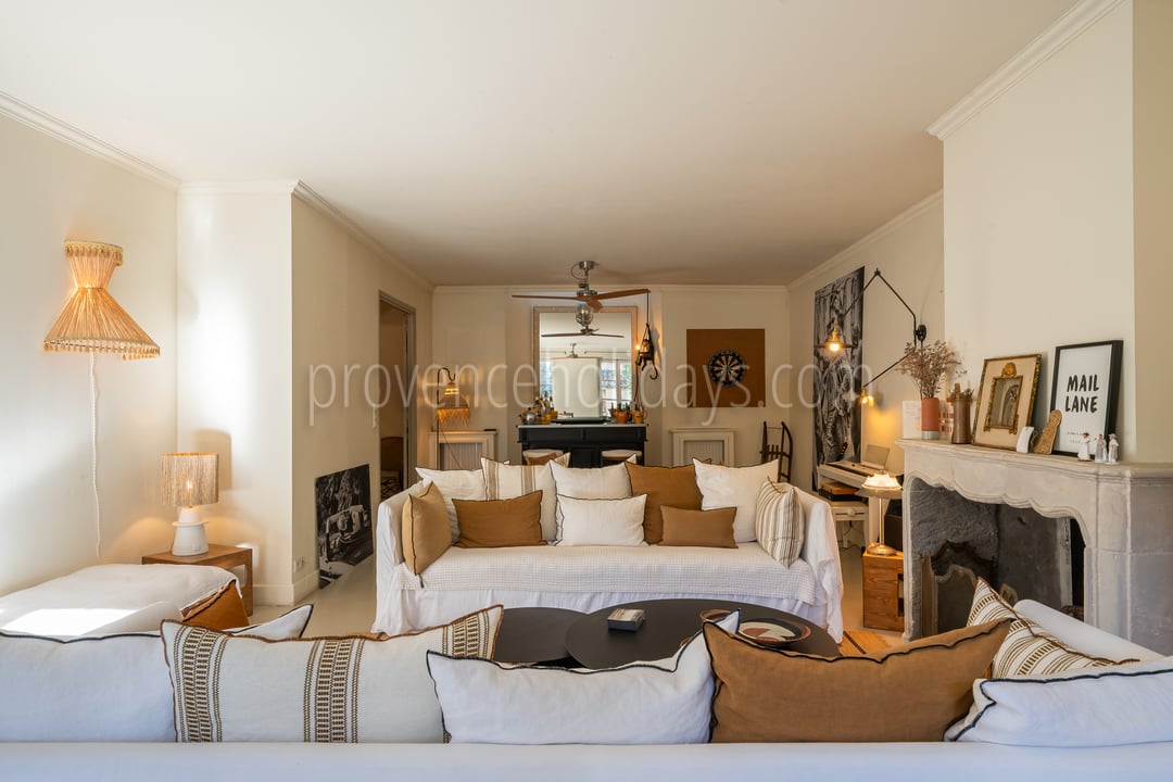 18 - Maison Maillane: Villa: Interior