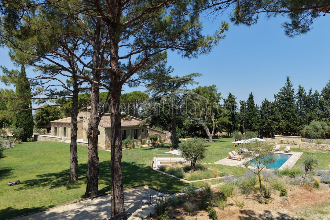 28 - Mas des Cistes: Villa: Exterior