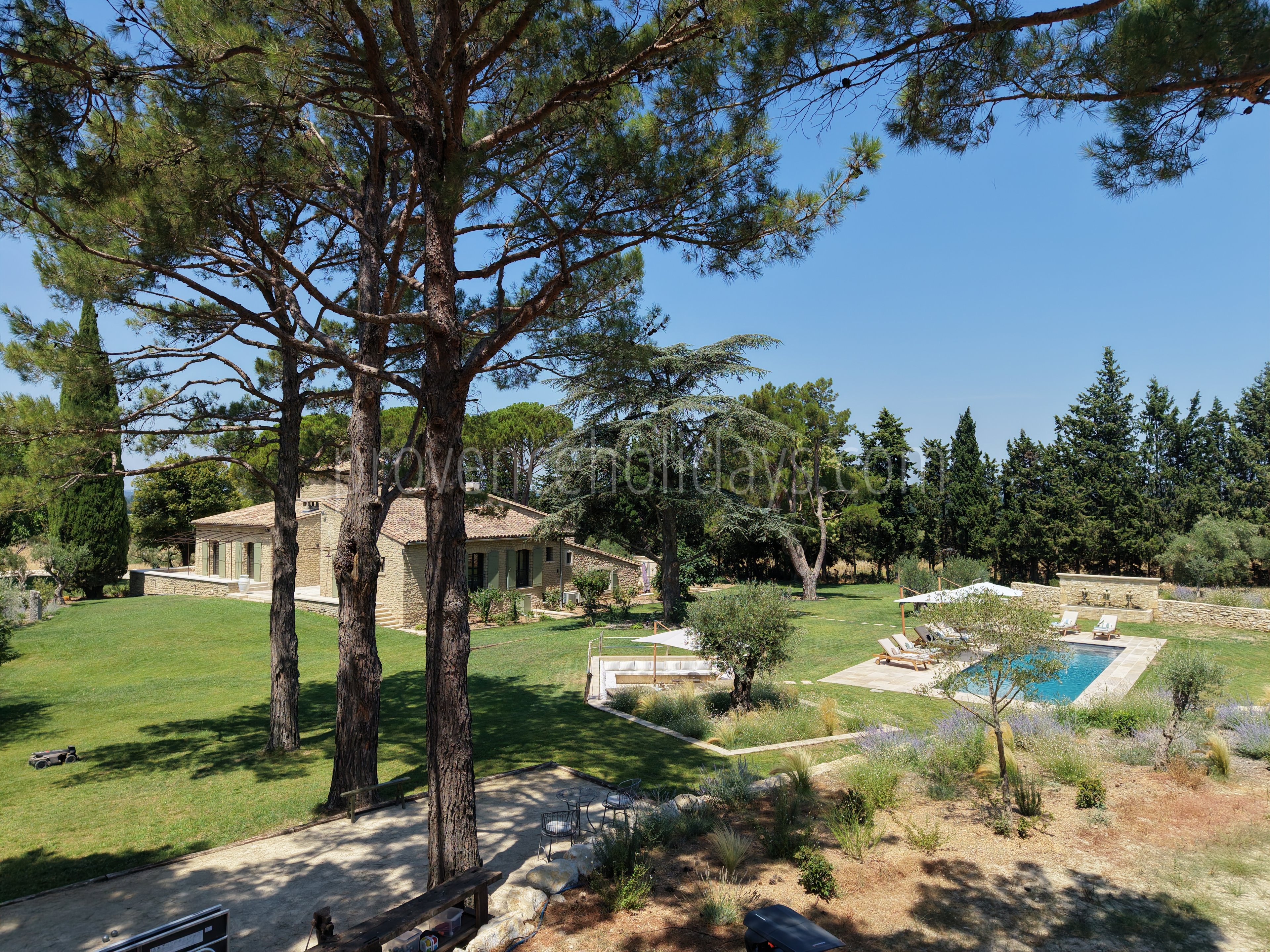 28 - Mas des Cistes: Villa: Exterior